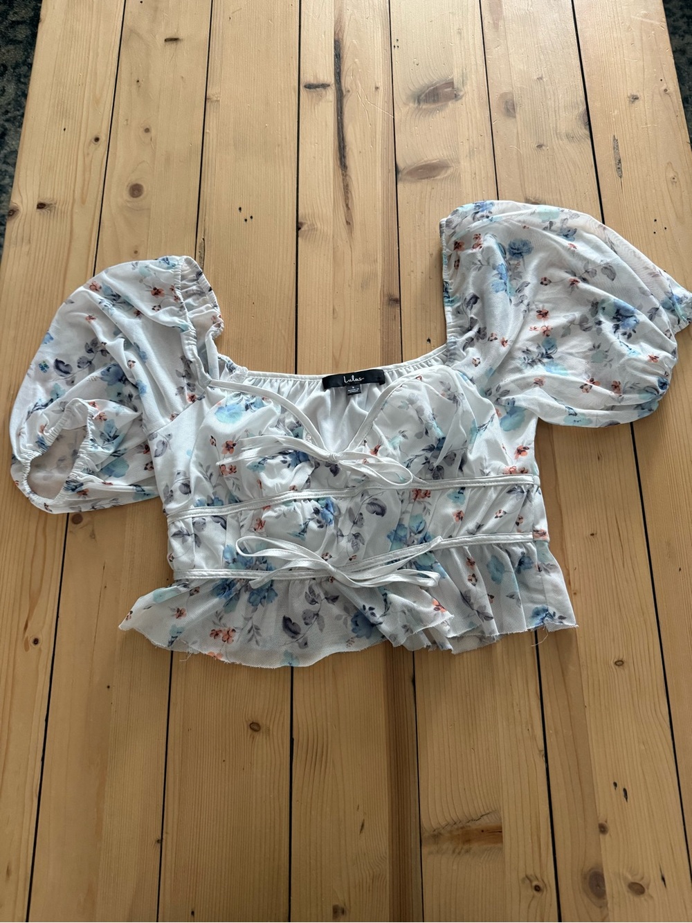 Lulu's White Floral Puff-Sleeve Tie-Front Crop Top Size S